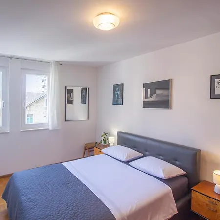 La Maison Central Apartman *