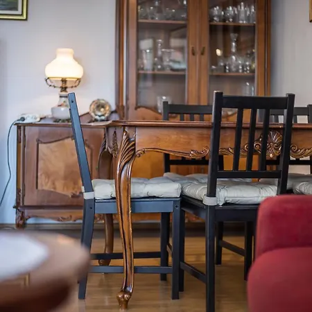 La Maison Central Apartman *
