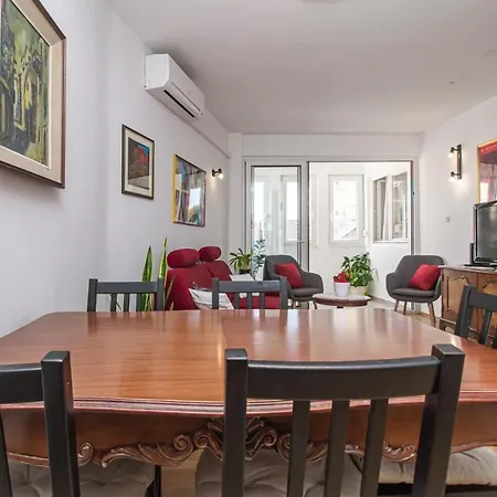 아파트 La Maison Central