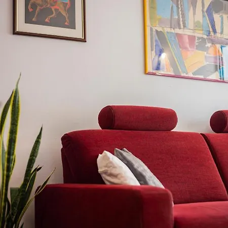 La Maison Central 아파트